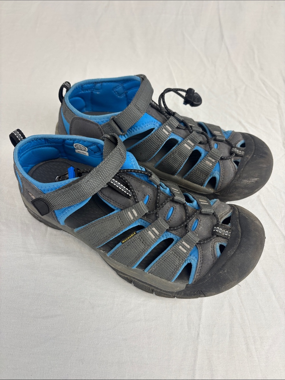 Keen Big Kids’ Newport H2 Sandals in Magnet/Brilliant Blue